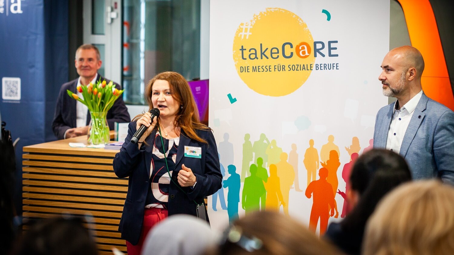 Heidrun Thürling und Martin Schenkelberg bei der takeCARE 2026 Jobmesse der Kolping Akademie Augsburg