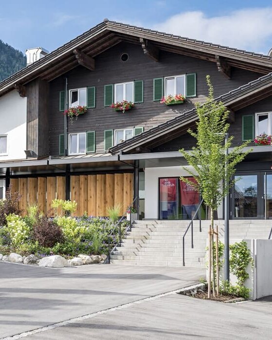 Aussenansicht des Hotel Alpenblick in Ohlstadt